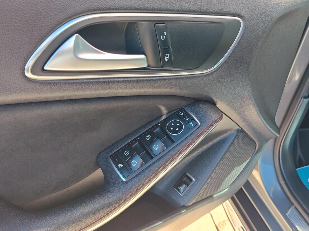 MERCEDES GLA 200D AUTOM. PREM. AMG LINE 2.0 136 CV