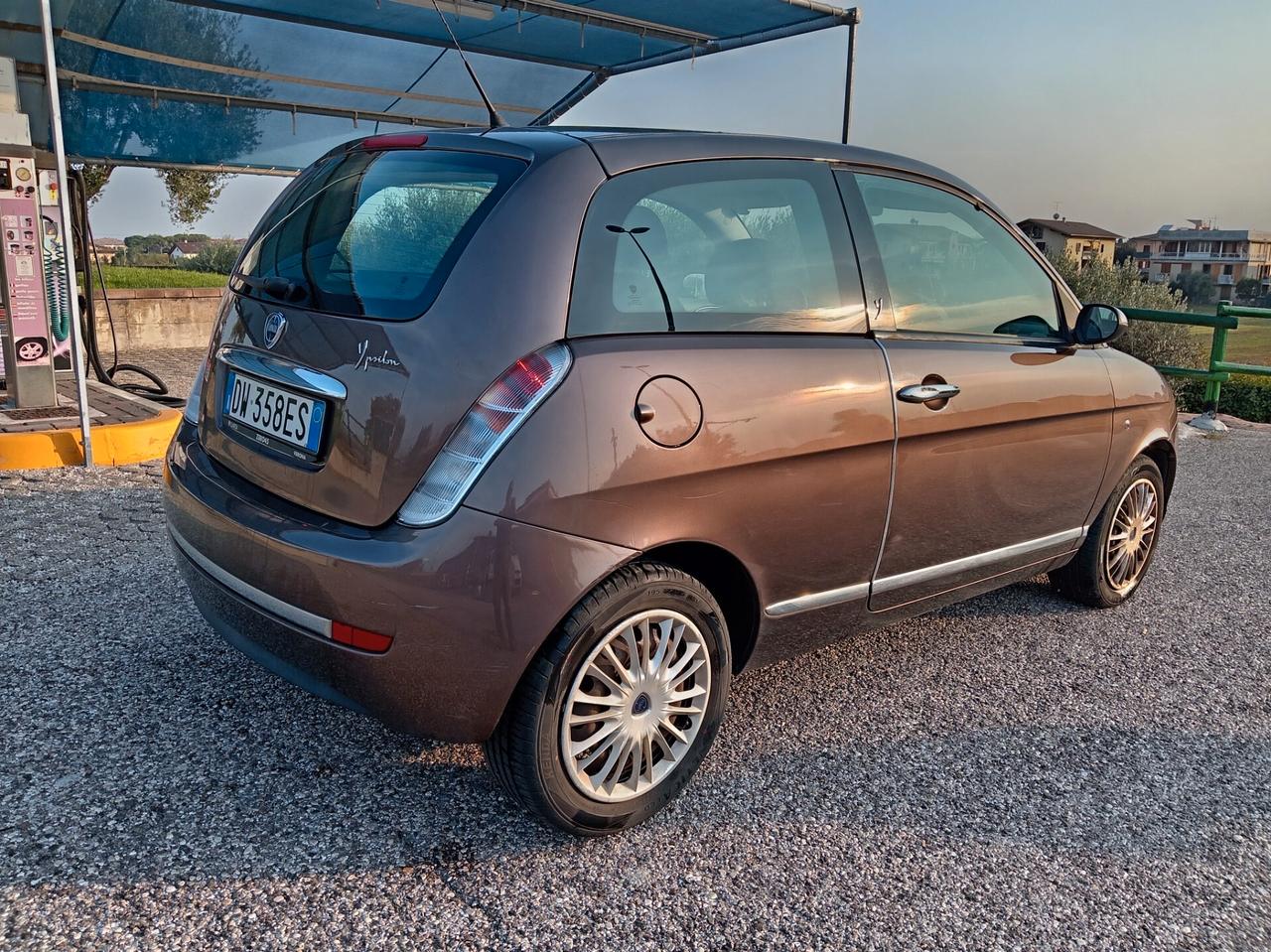 Lancia Ypsilon 1.2 Platino