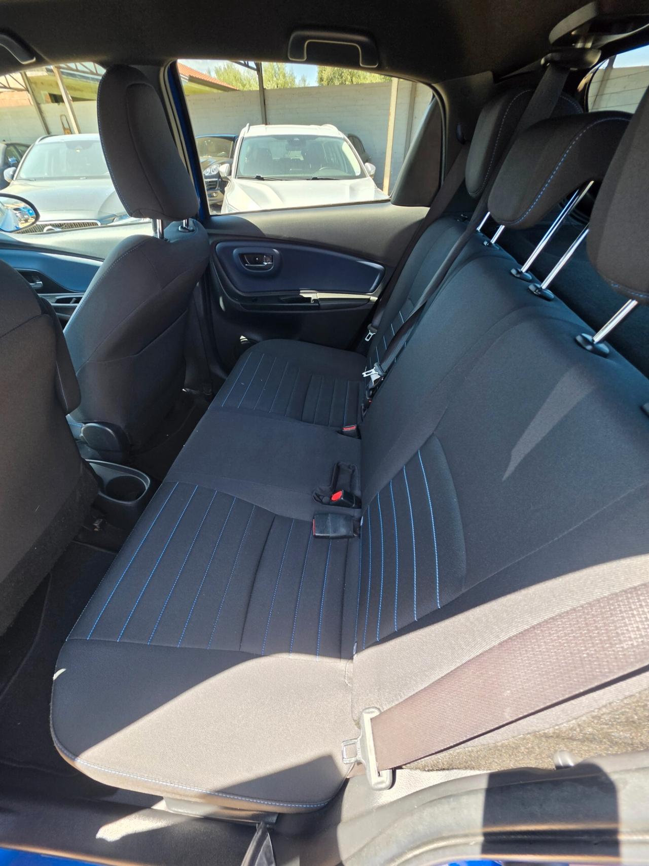 Toyota Yaris Hybrid 1.5 101cv ok neopatentati