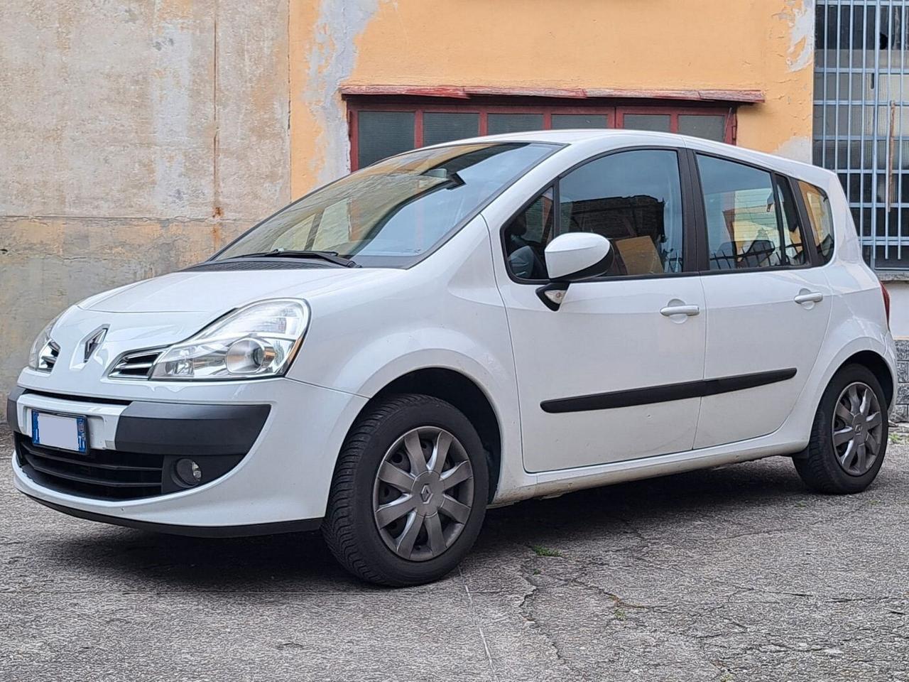 Renault Modus Grand 1.2 16V TCE Live