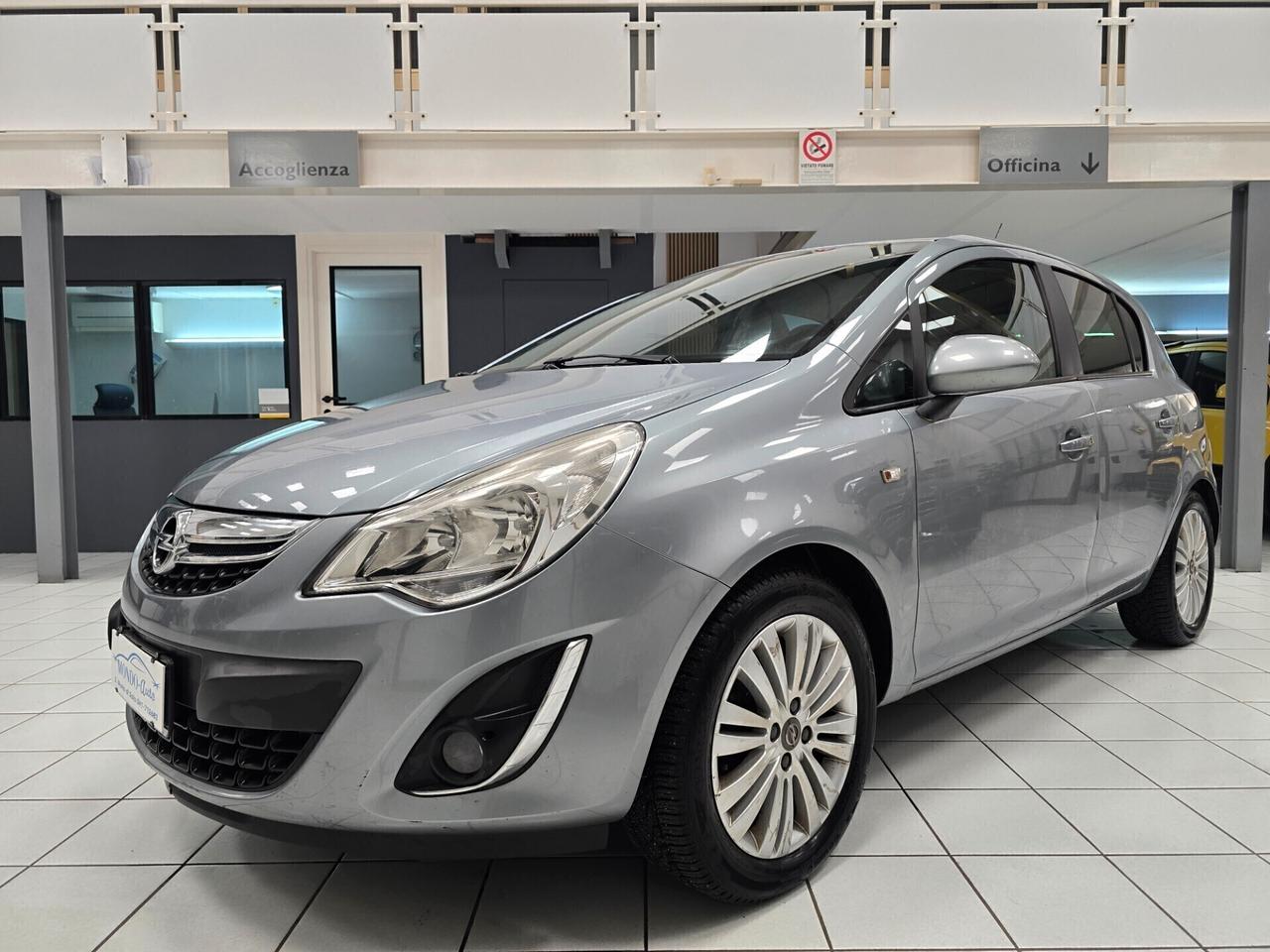Opel Corsa 1.2 5 porte Elective 85cv 2012 NEOPATENTATI