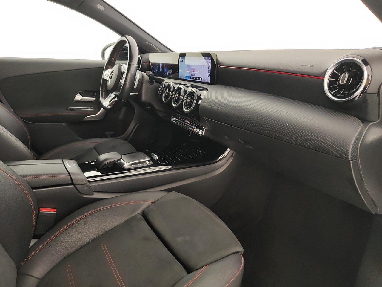 Mercedes-Benz A 200 d Premium auto