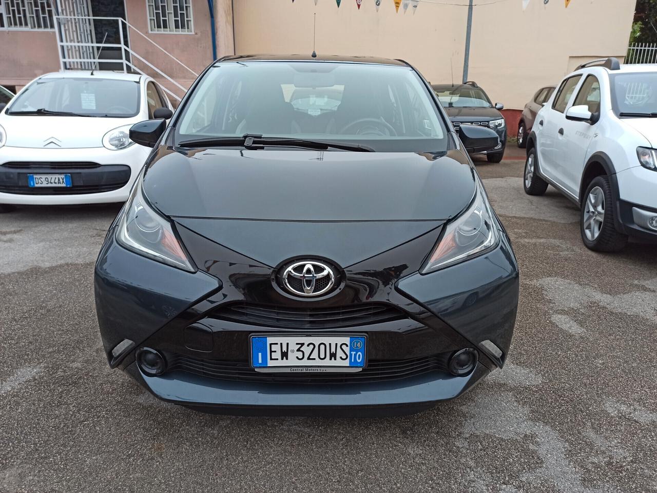 Toyota Aygo 1.0 VVT-i 69 CV 5 porte x-wave