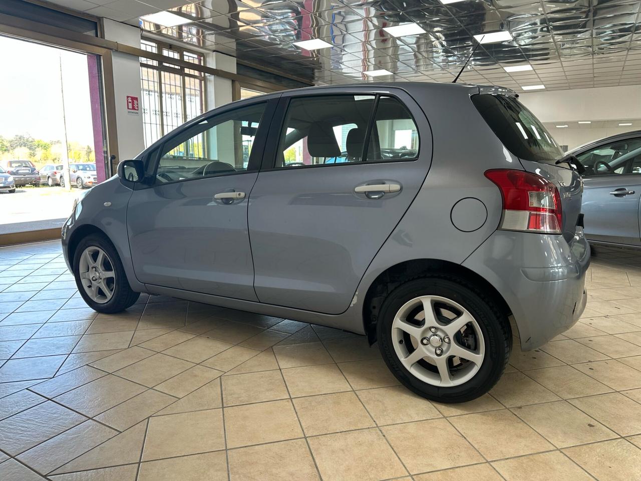 Toyota Yaris 1.0 5 porte