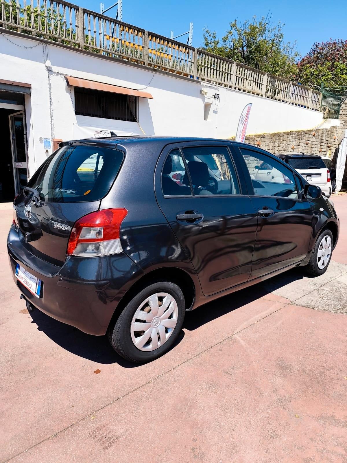 Toyota Yaris 1.0 5 porte Now Eco