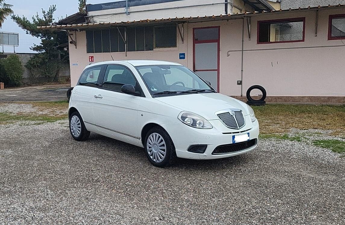 Lancia Ypsilon 1.2 69 CV DIVA