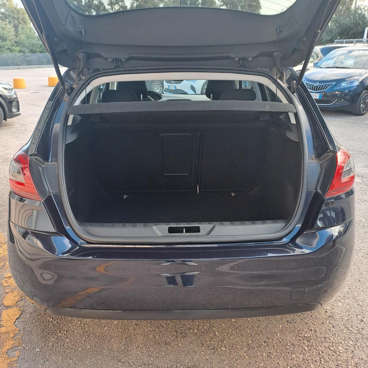 Peugeot 308 1.5 Bluehdi 130cv Allure