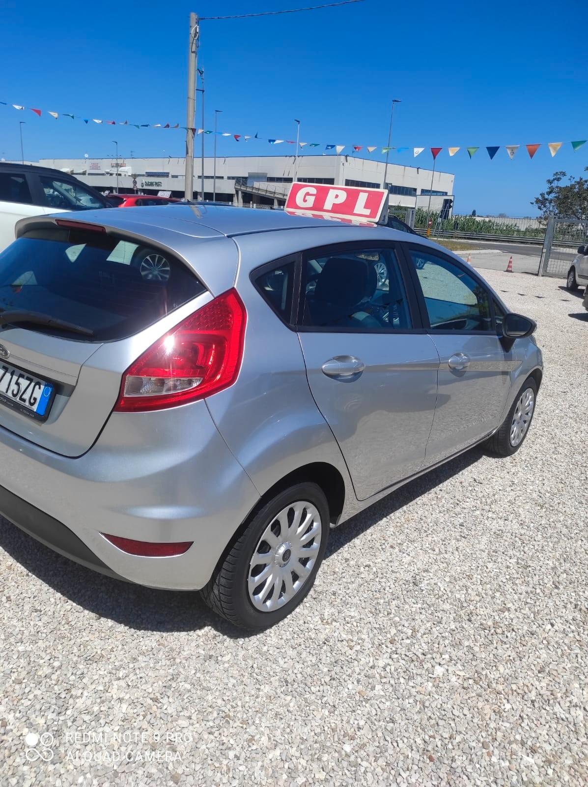 Ford Fiesta 1.4 5p. .- GPL .Garanzia