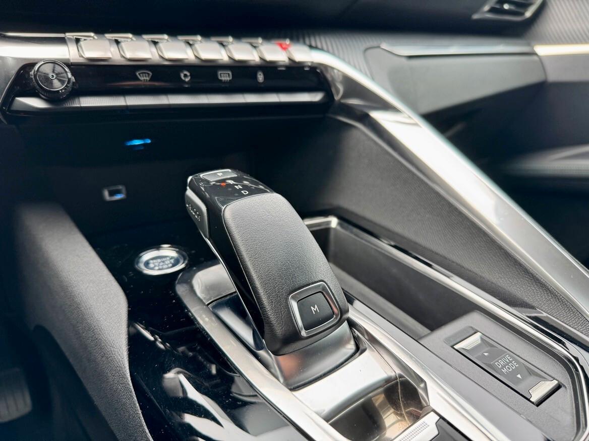 Peugeot 3008 BlueHDi 130 S&S EAT8 Allure