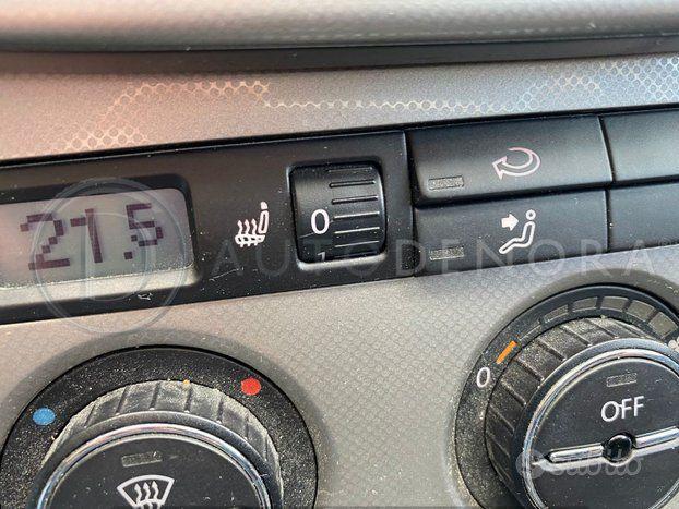 Volkswagen Passat 140 CV NAVI,