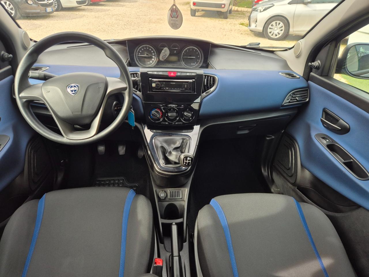 Lancia Ypsilon 1.2 69 CV 5 porte Silver