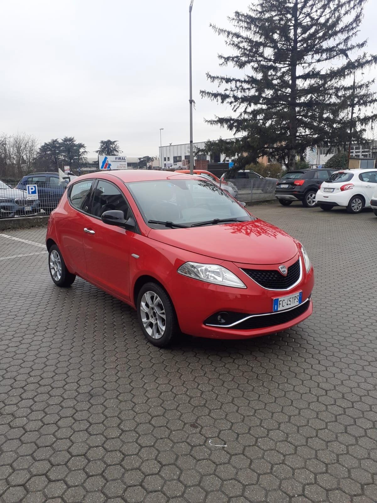 Lancia Ypsilon 1.2 69 CV 5 porte GPL Ecochic Gold