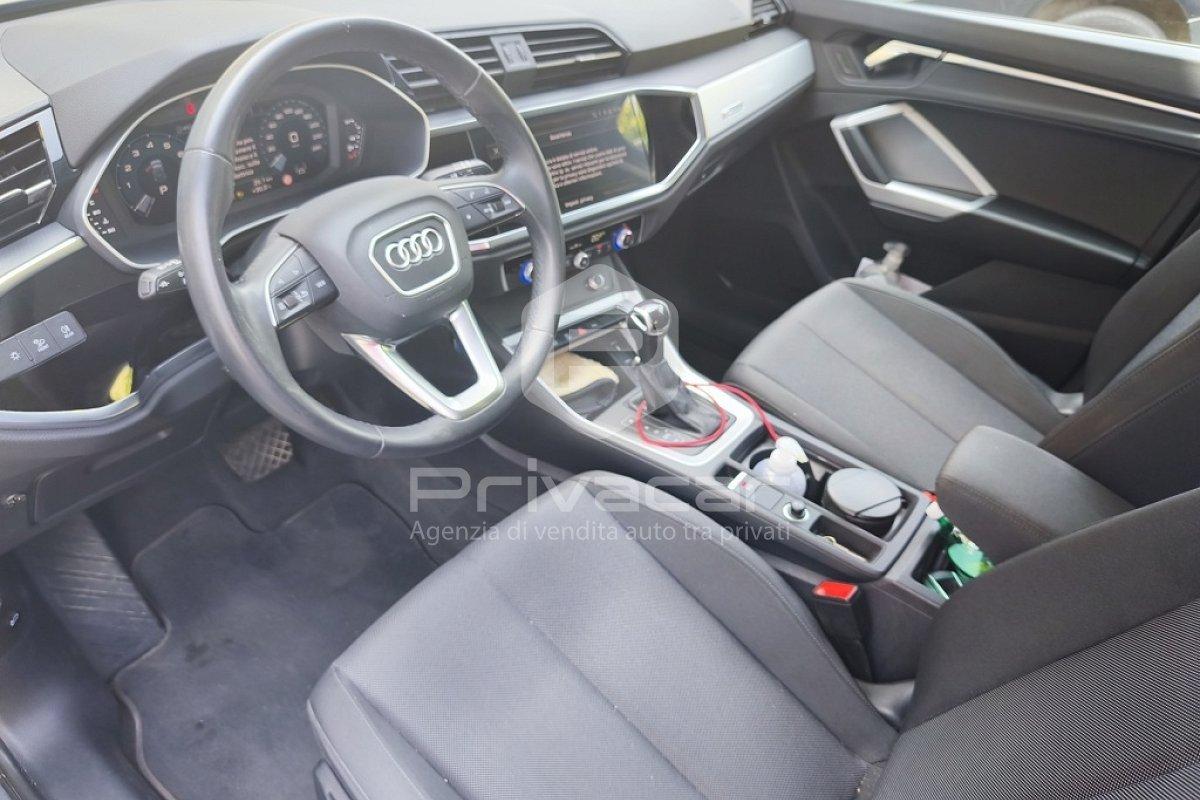 AUDI Q3 35 TFSI S tronic Business