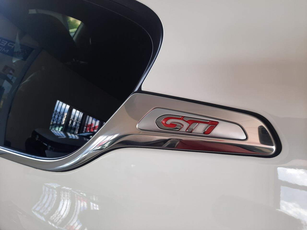 Peugeot 208 THP S&S 3 porte GTi