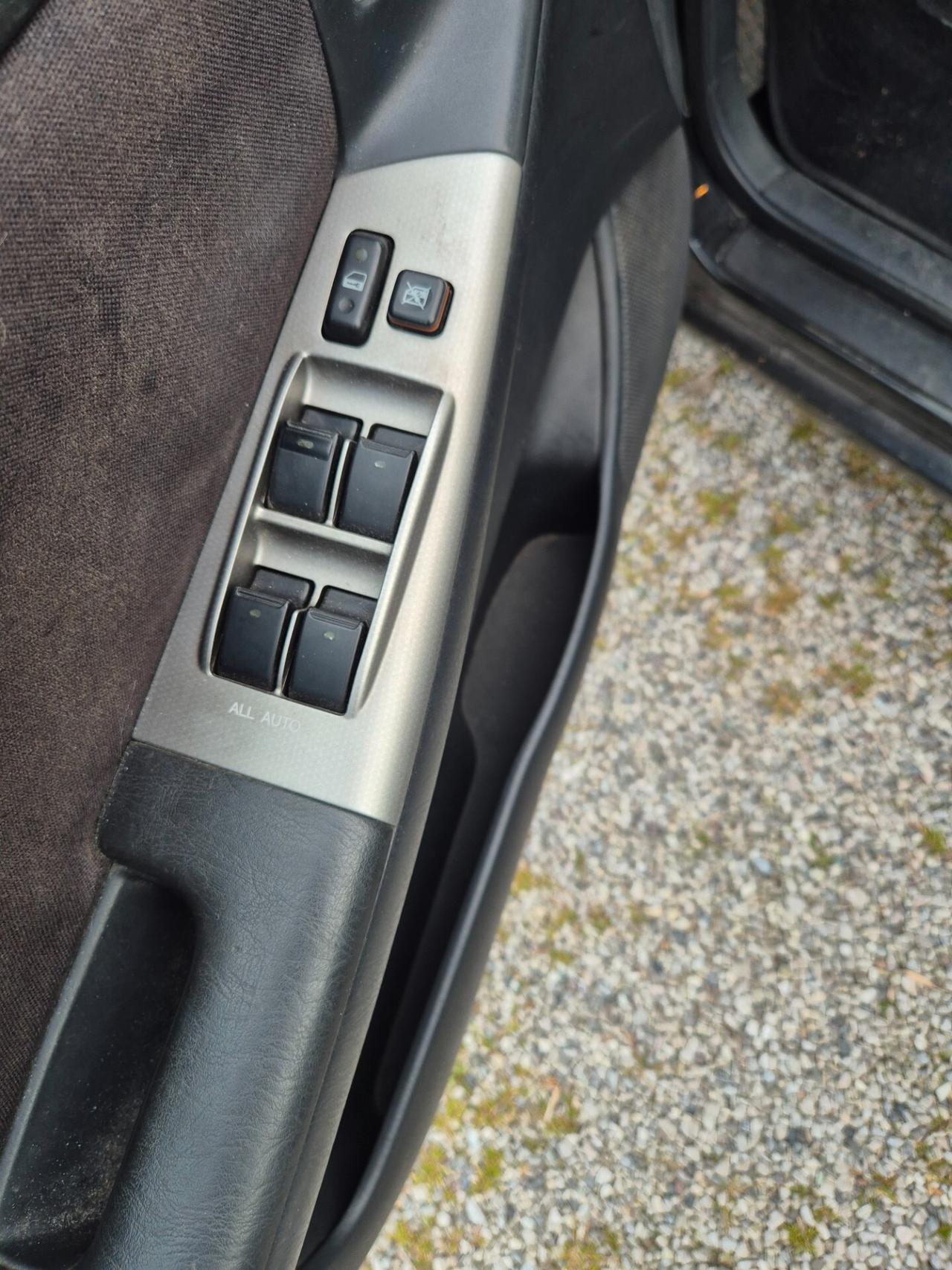 Toyota Corolla 1.6 16V 5 porte radiazione per Africa