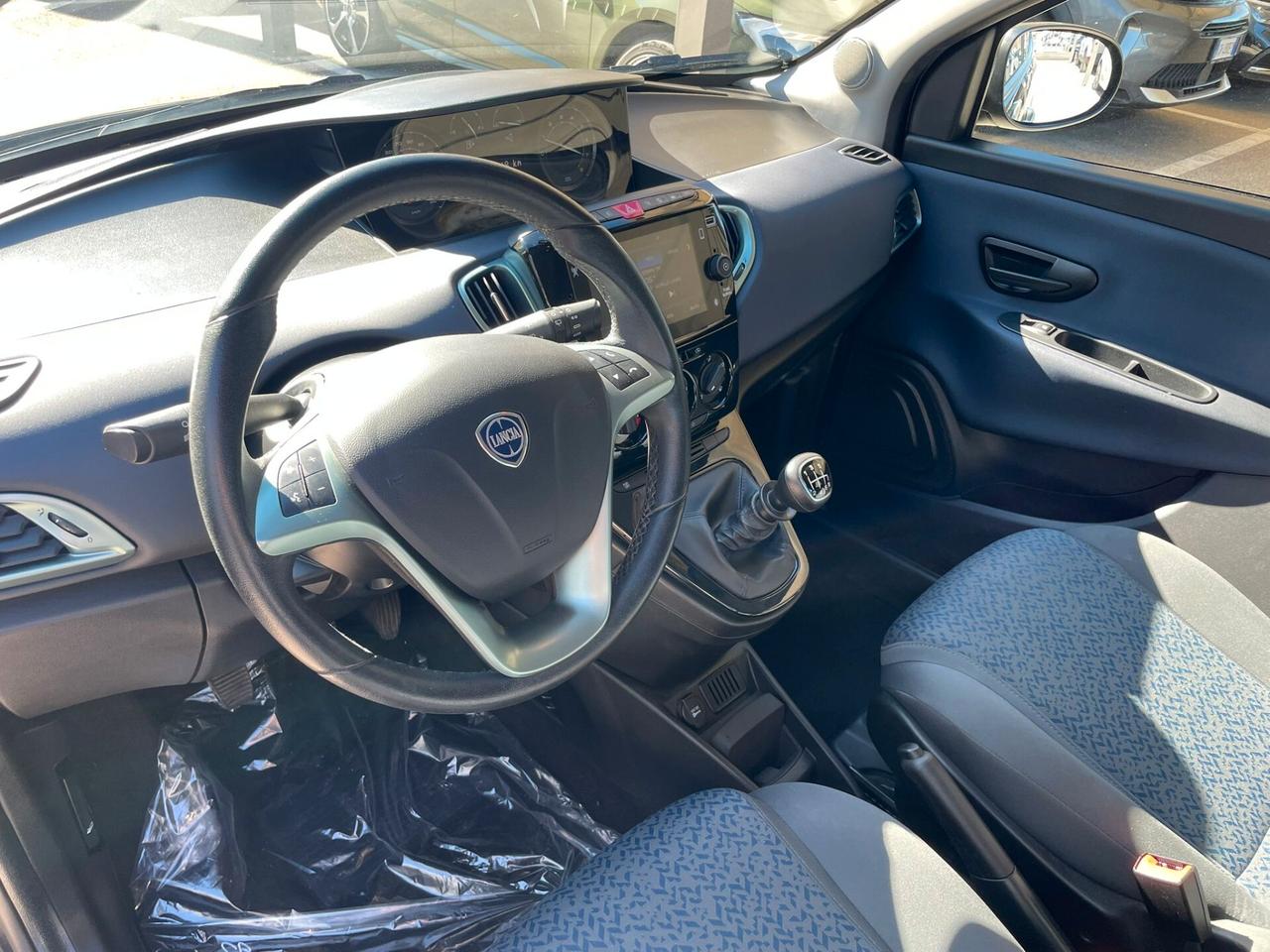 Lancia Ypsilon 1.0 FireFly 5 porte S&S Hybrid Gold