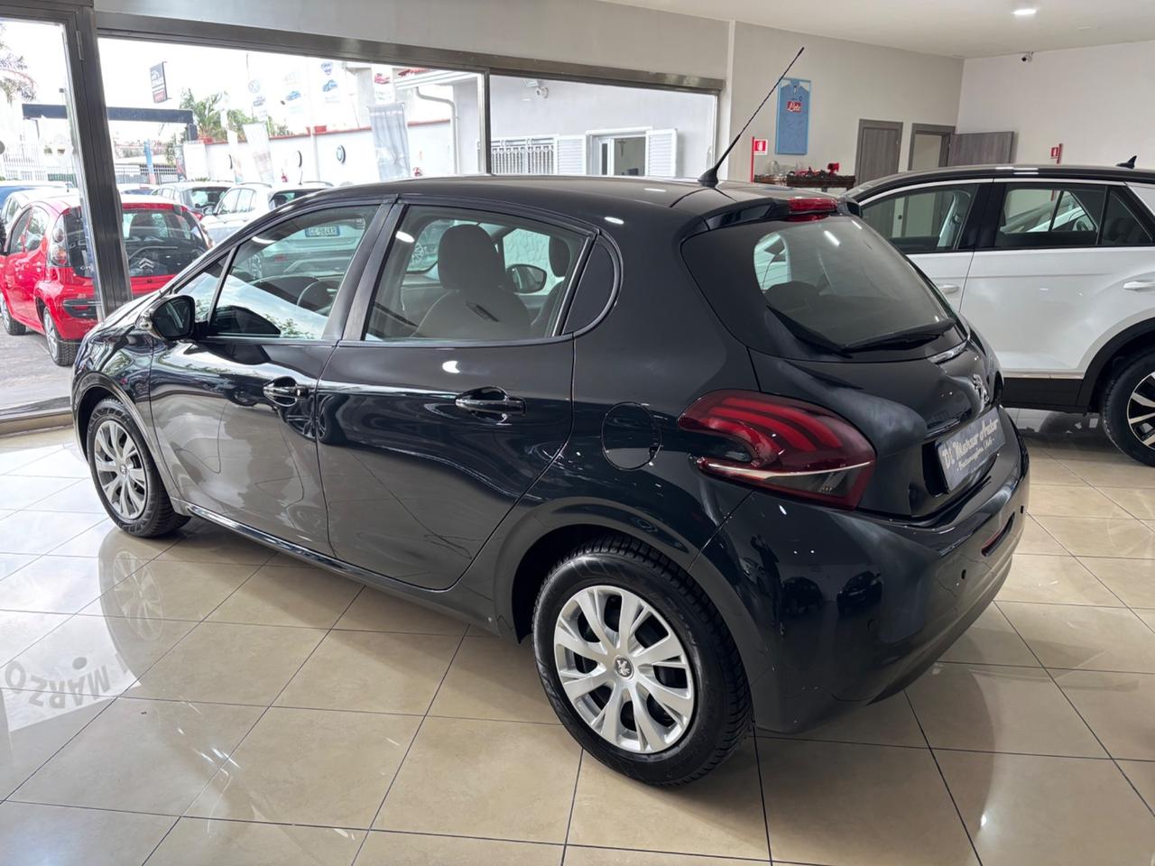 Peugeot 208 BlueHDi 75 5 porte Allure