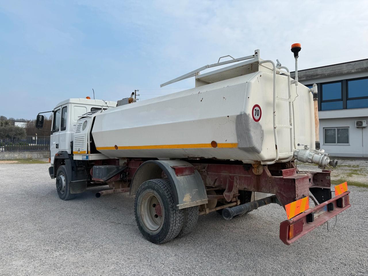 Iveco 135.17 Wasser-Streu-Tank 6.950L