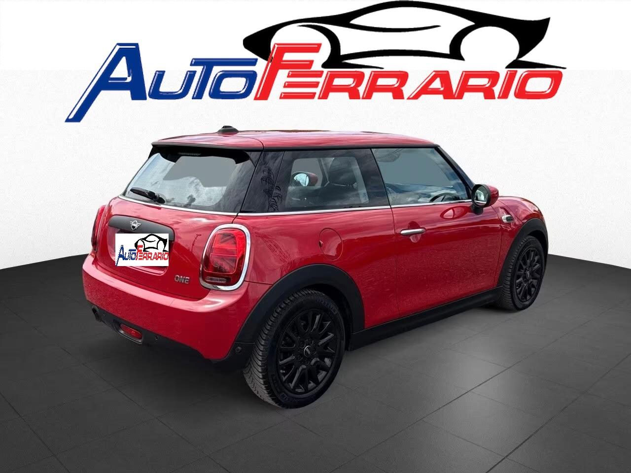 Mini ONE CERCHIO DA 17" SENS PARK LED CLIMA AUTOMATICO APPLE CAR PLAY