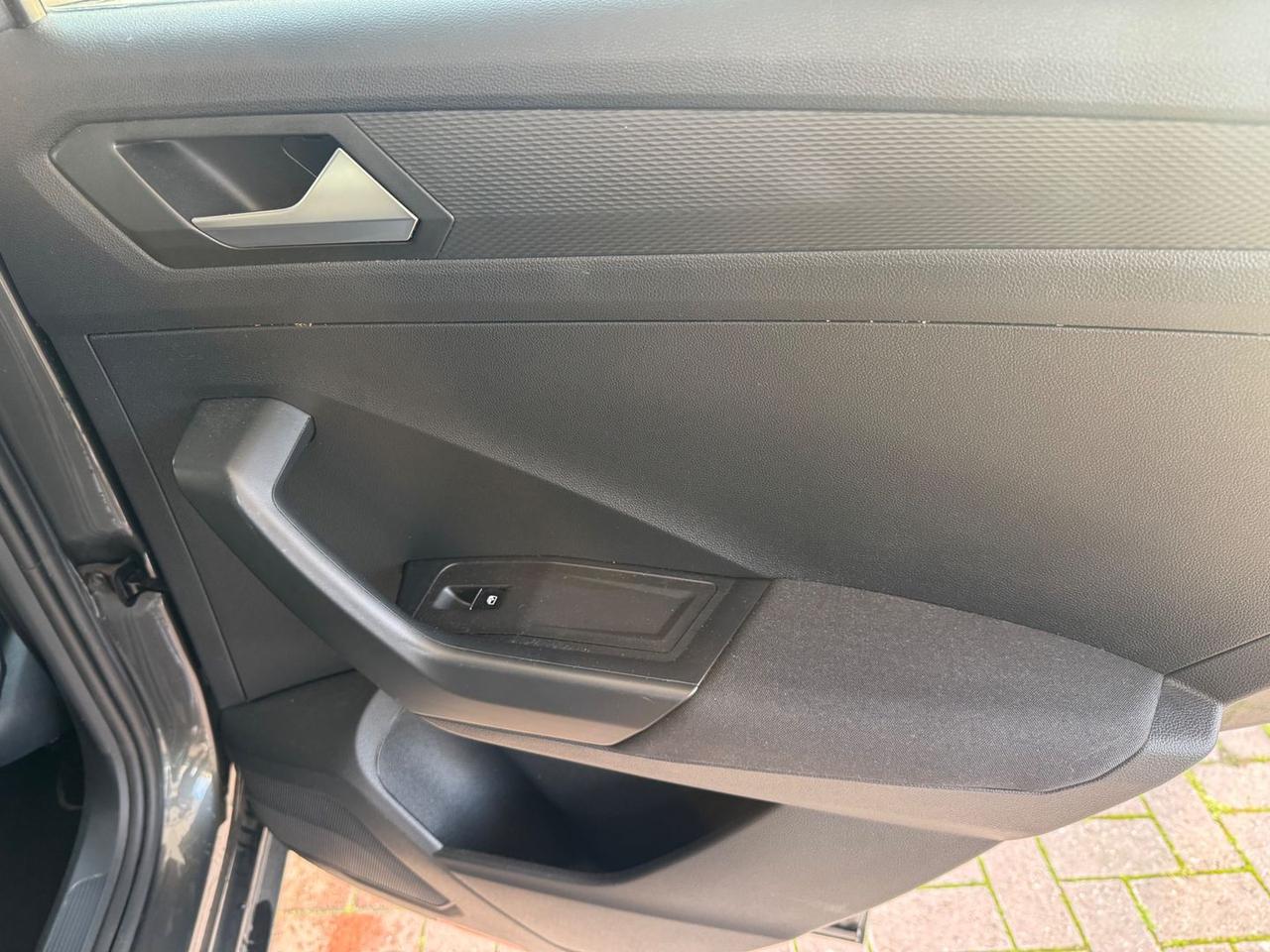 Volkswagen T-Roc Advanced 1.6 TDI #9828