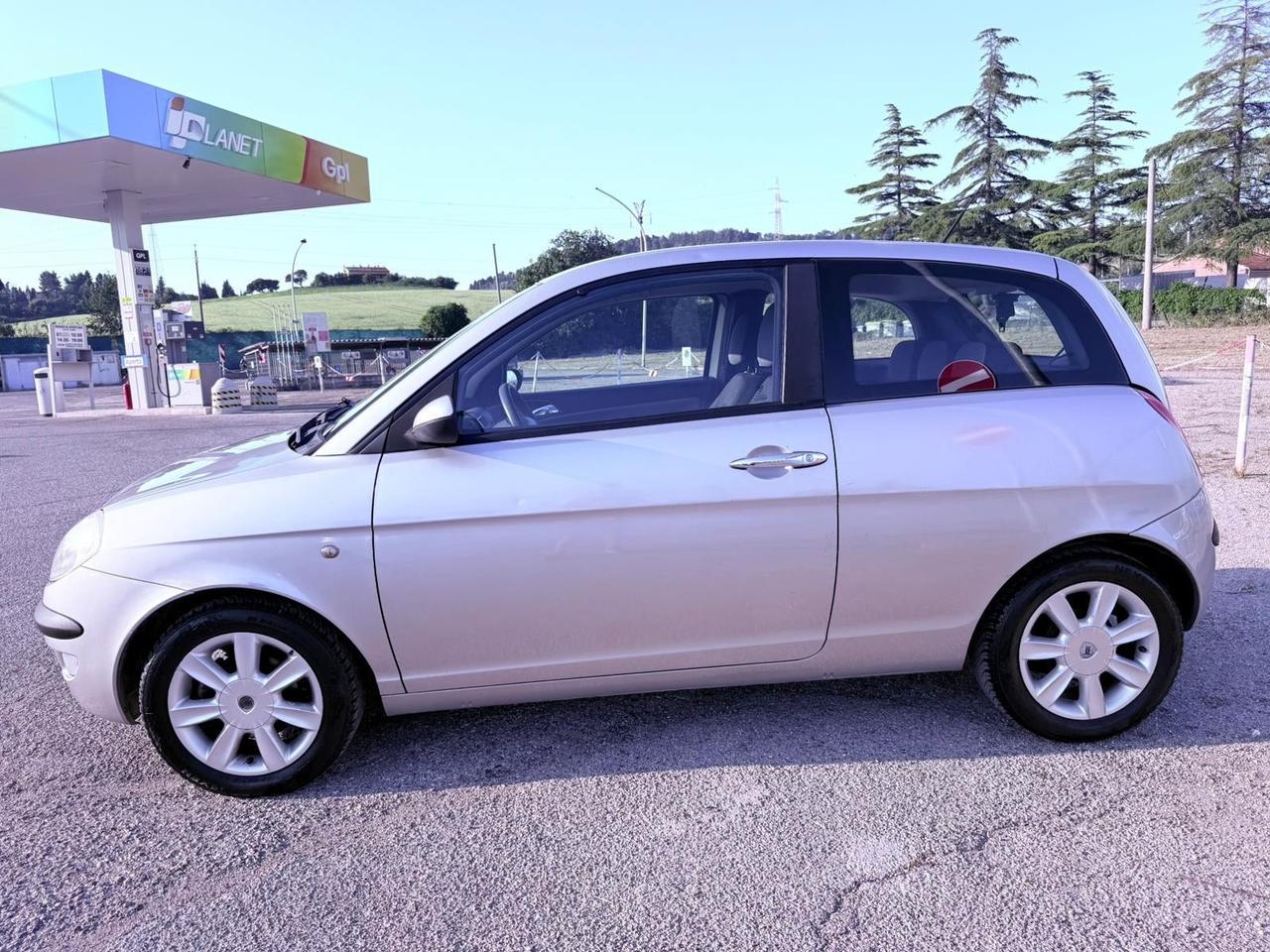 Lancia Ypsilon 1.2 16V Argento