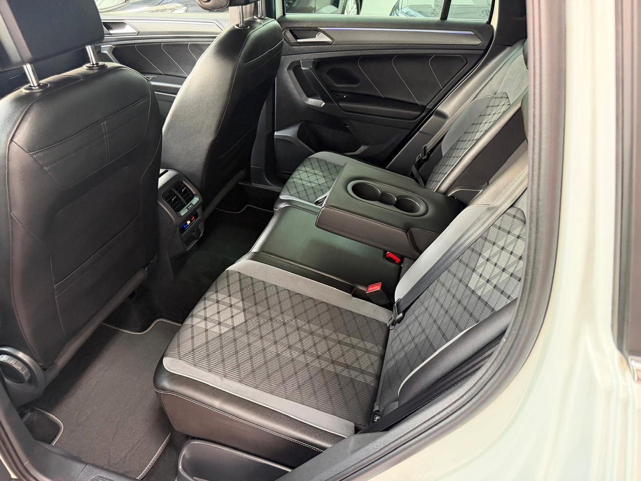 Volkswagen Tiguan 2.0 TDI 150 CV SCR DSG R-Line