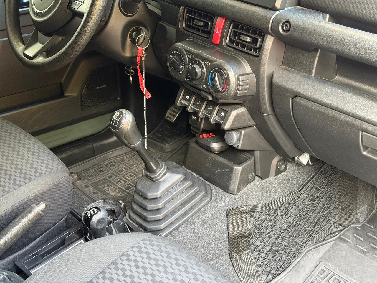 Suzuki Jimny 1.5 5MT PRO Autocarro