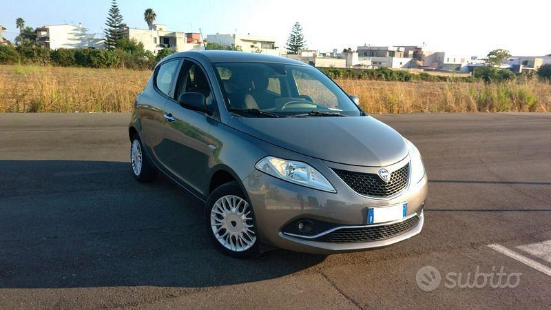 Lancia Ypsilon 1.2 69cv Silver