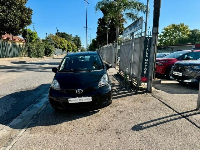 Toyota Aygo 1.0 5 porte Sol GPL 68 CV