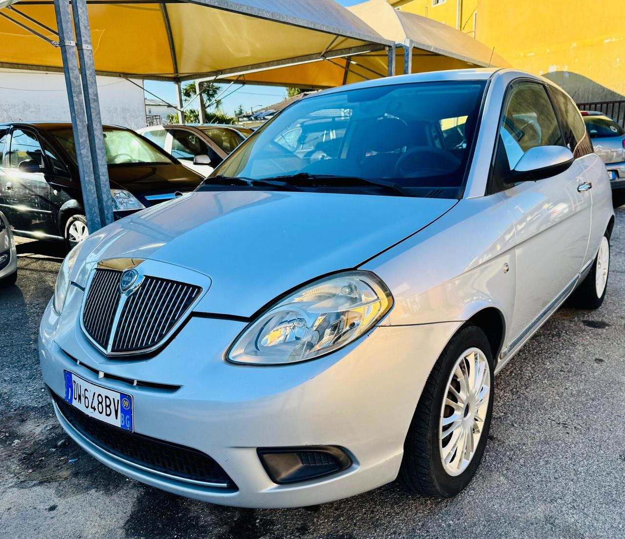 Lancia Ypsilon 1.2 Versus ok Neopatentati