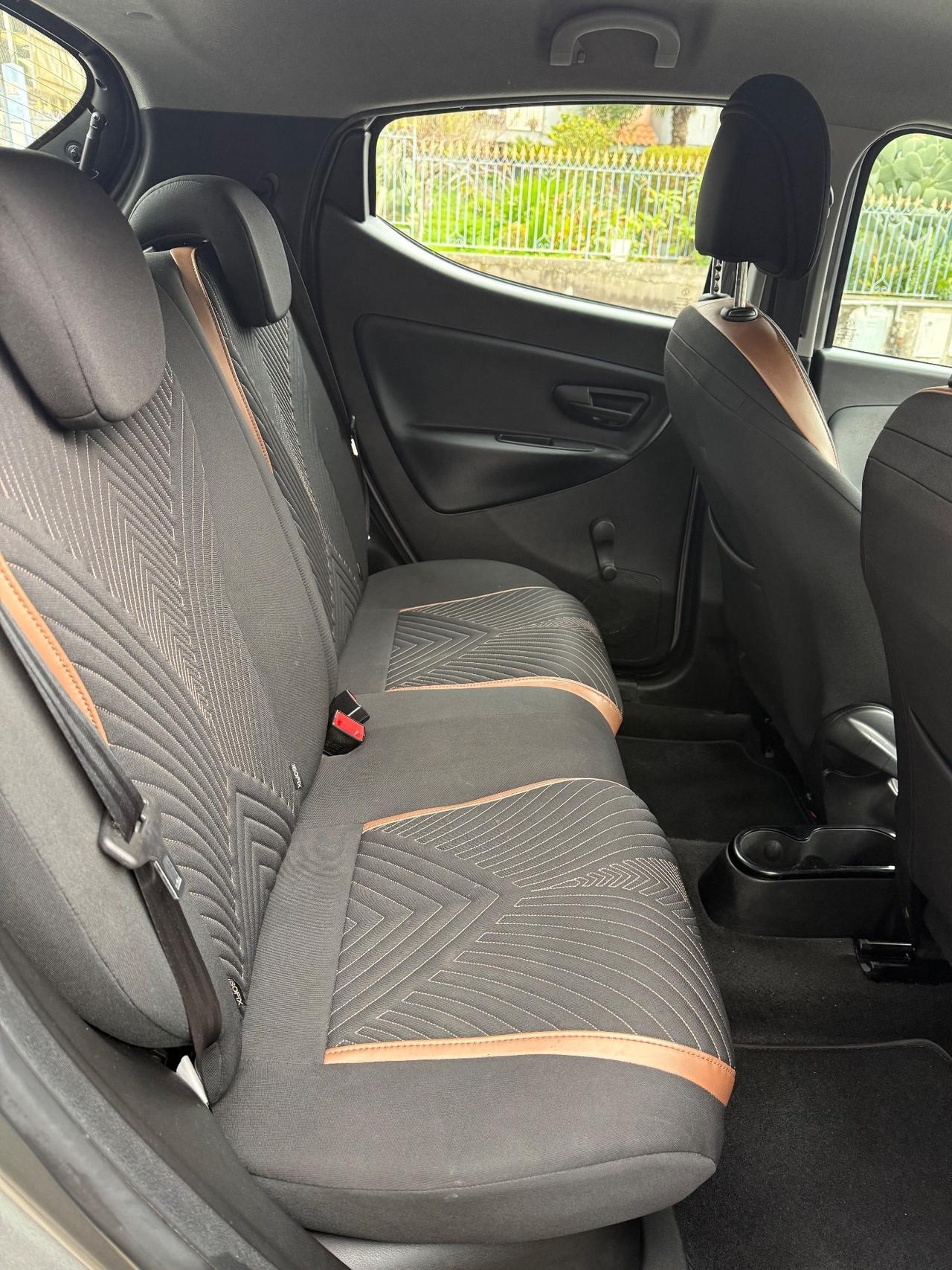 Lancia Ypsilon 1.0 FireFly 5 porte S&S Hybrid Alberta Ferretti