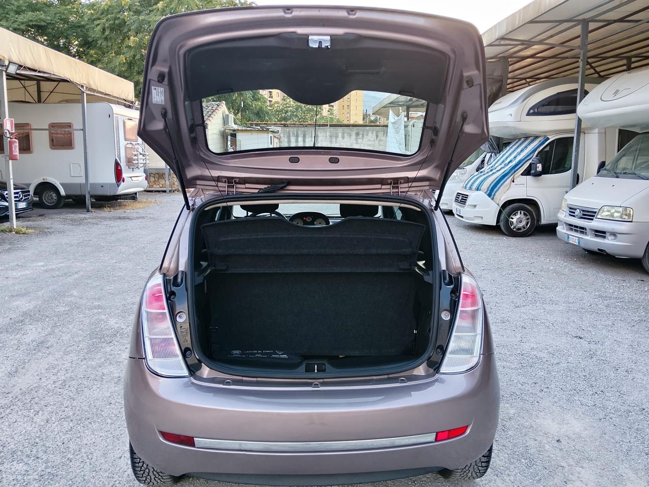 Lancia Ypsilon 1.2 Oro PARI AL NUOVO LEGGI