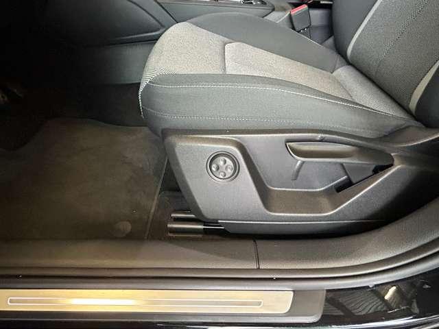 Audi Q2 30 TFSI Business Advanced