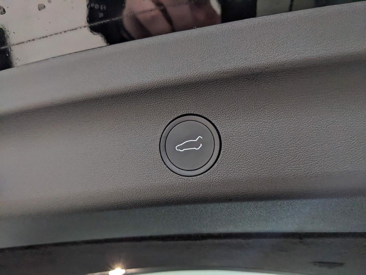 Tesla Model Y 440 cv Long Range Dual Motor Tetto Cruise adattivo