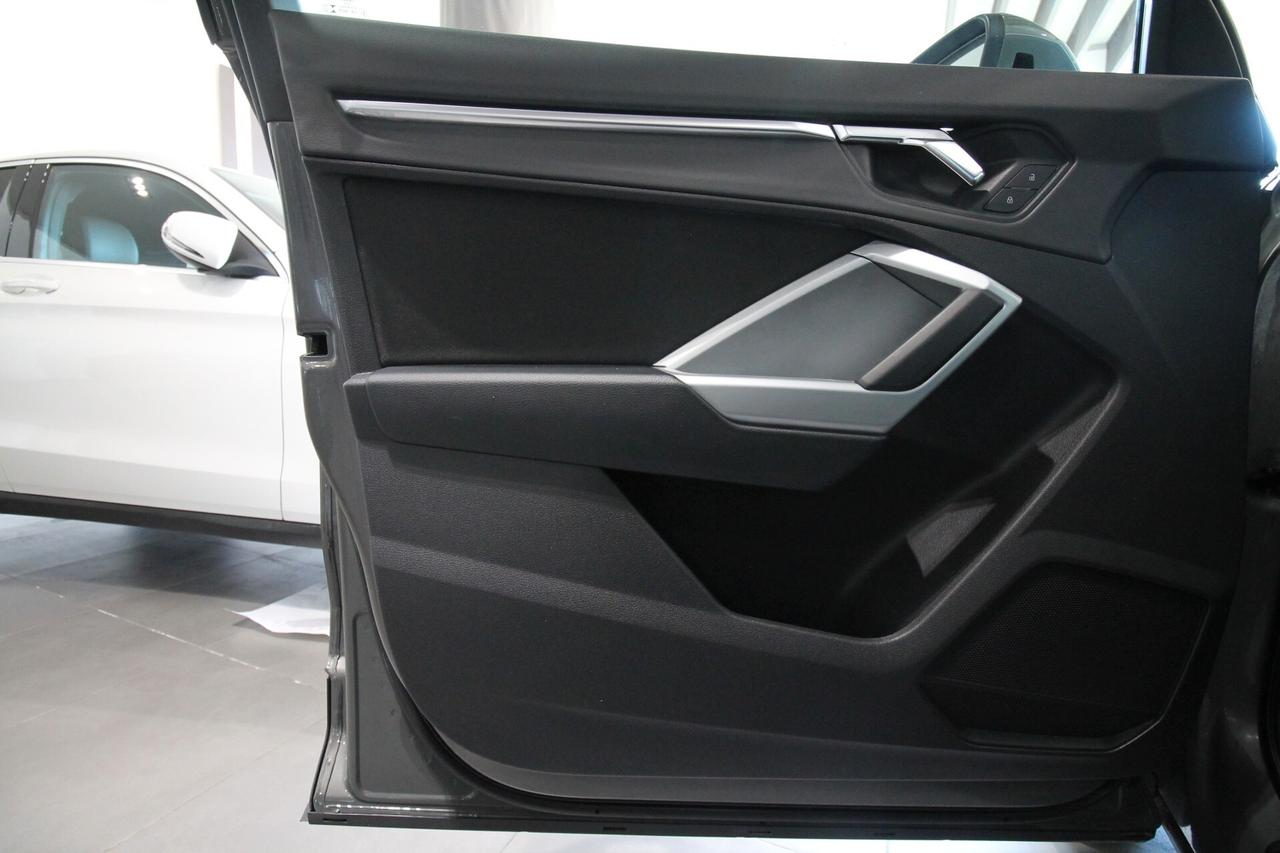 AUDI Q3 35 TDI S TRONIC