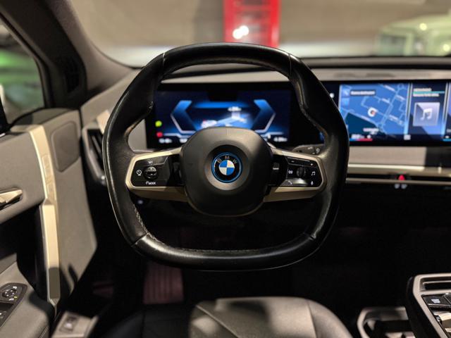 BMW iX xDrive 40 Pacchetto Sportivo