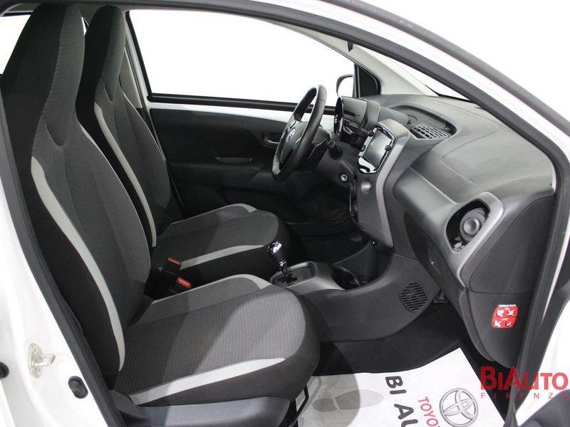 Toyota Aygo Aygo 5p 1.0 x-play m-mt 72cv
