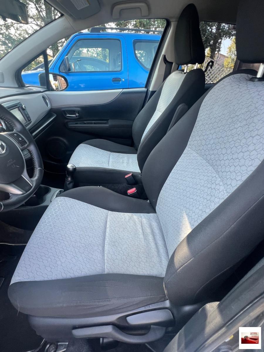 TOYOTA - Yaris - 1.0 5 porte Lounge