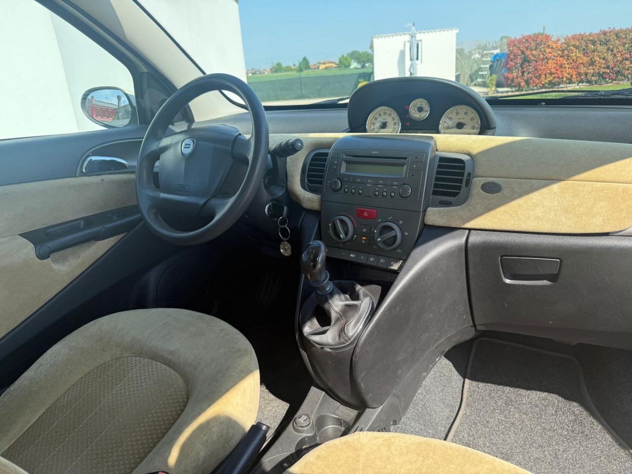 Lancia Ypsilon 1.2 16V Argento