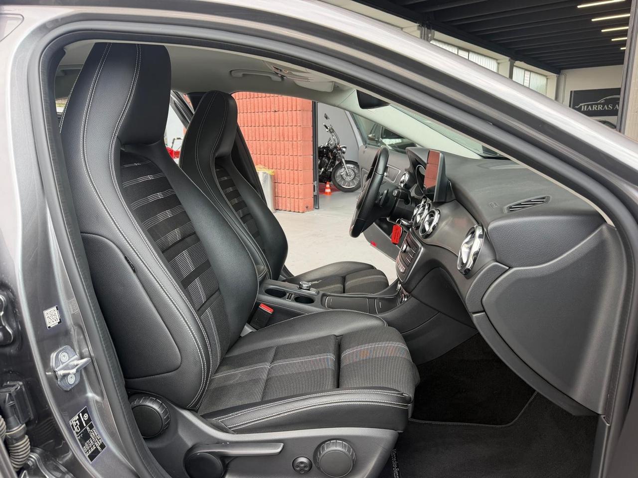Mercedes-benz GLA 180 Premium