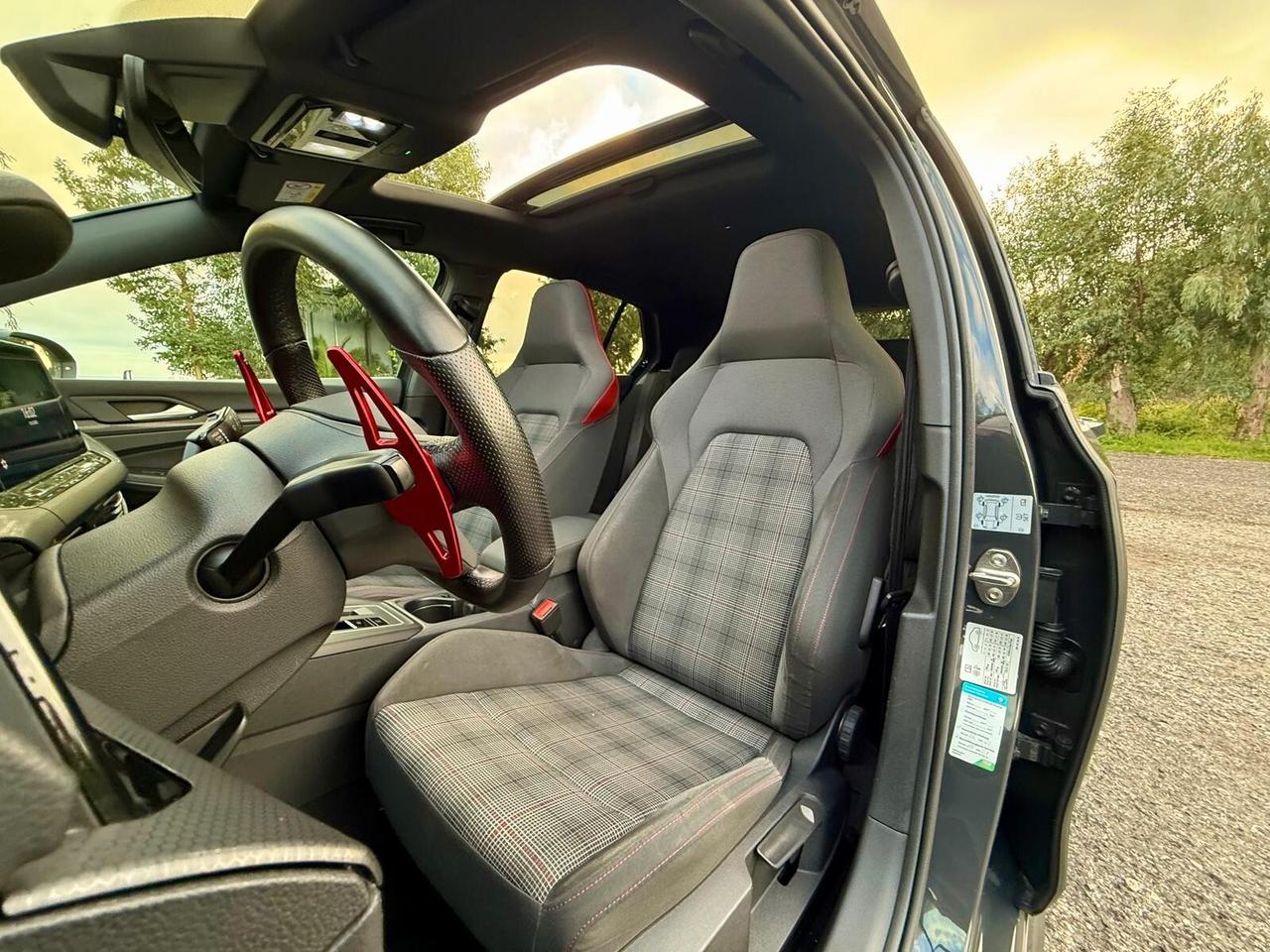 Volkswagen Golf GTI 2.0 TSI DSG