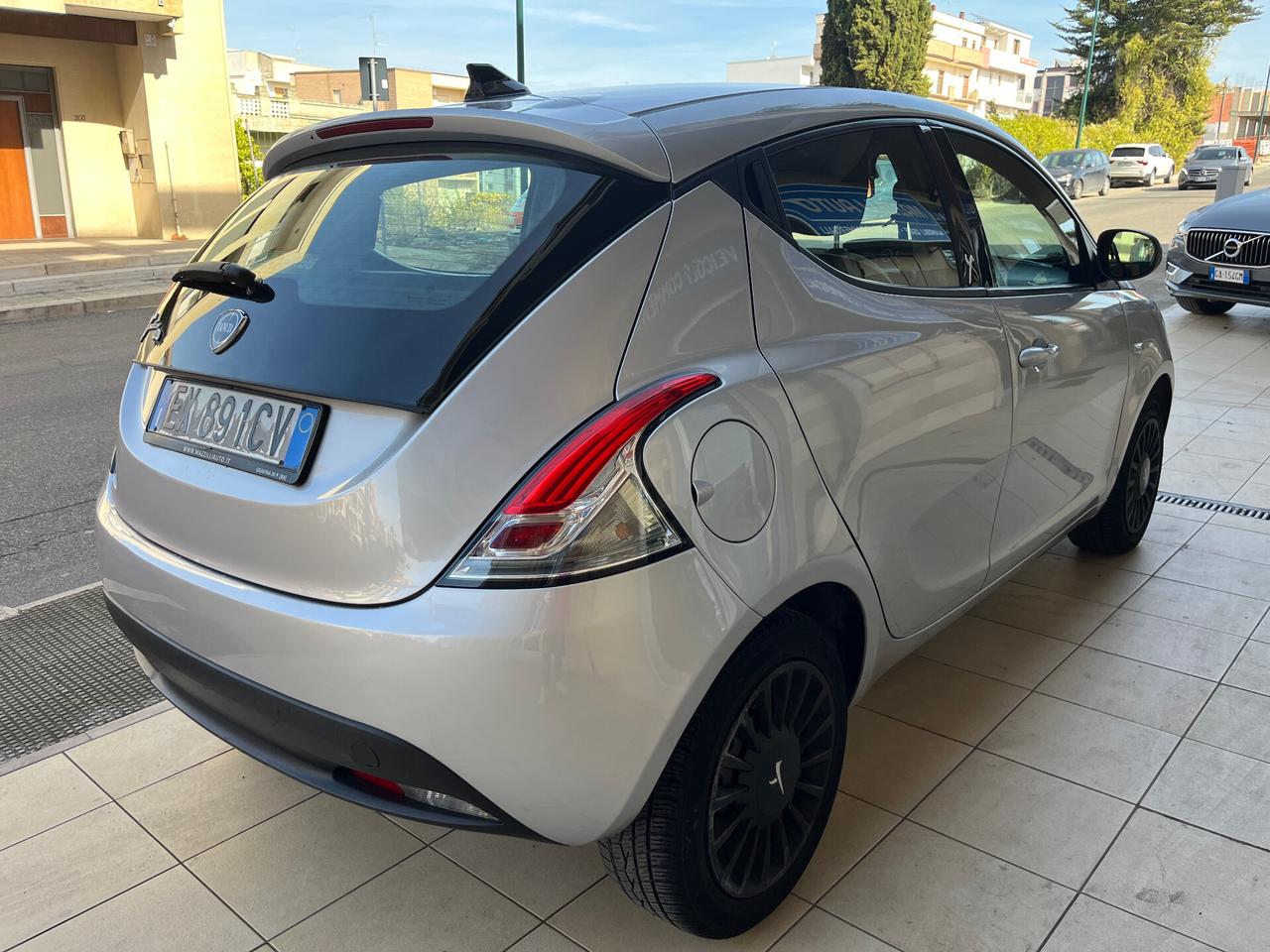 Lancia Ypsilon 1.2 69 CV 5 porte S&S Gold