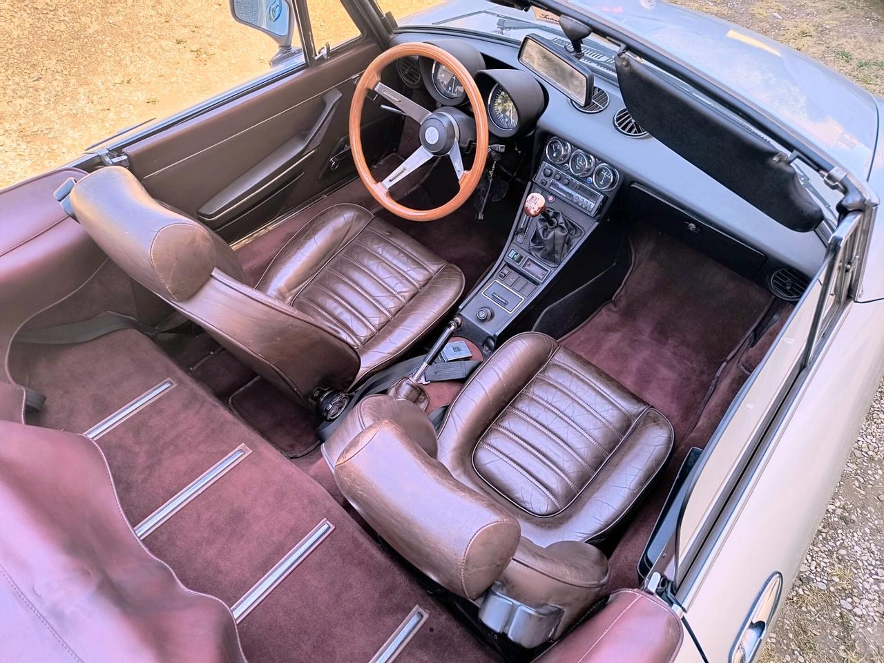 Alfa Romeo Spider 2.0 Veloce