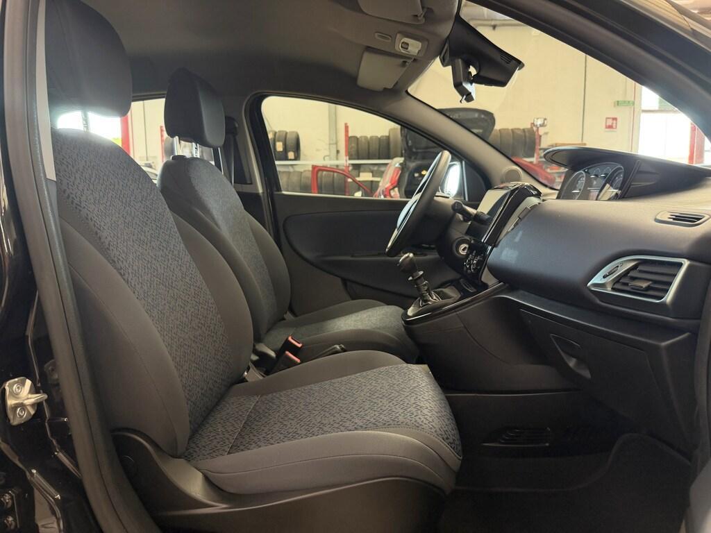 Lancia Ypsilon 5 Porte 1.0 FireFly Hybrid Silver