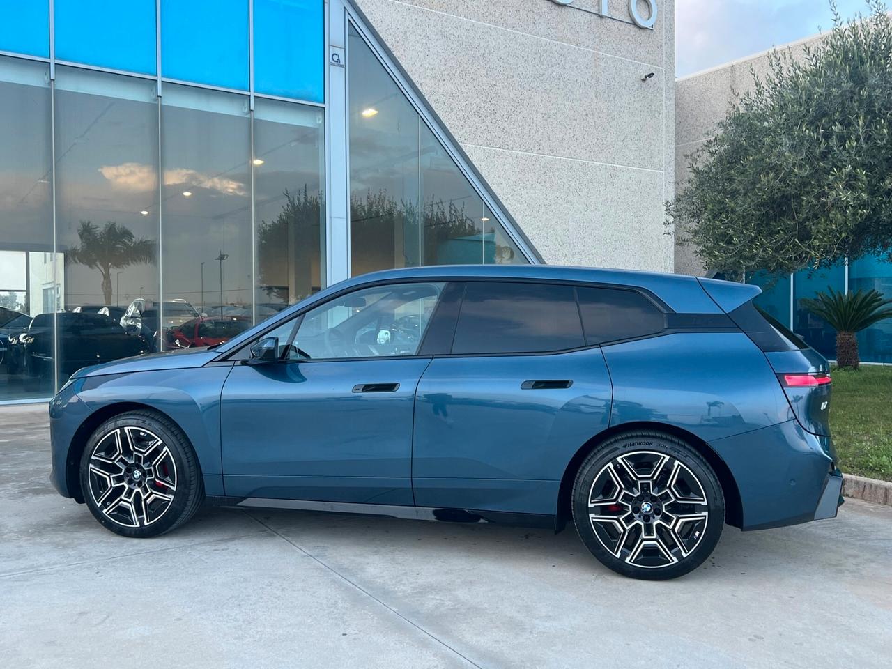 Bmw IX xDrive 45 Msport Pro possibilità noleggio no scoring