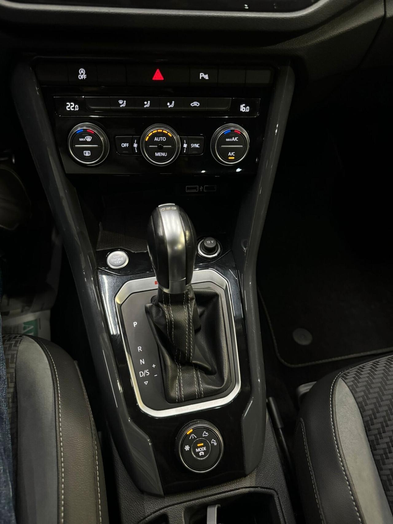 VOLKSWAGEN T-ROC RLINE