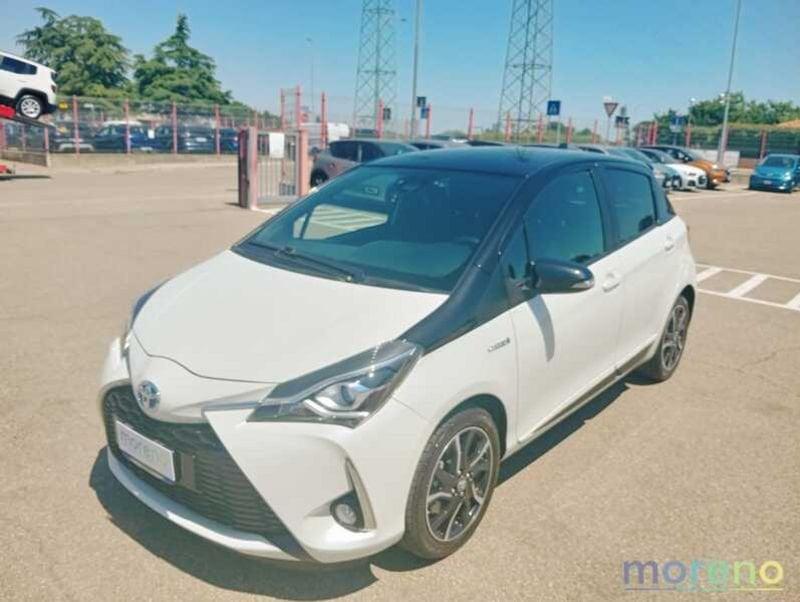 Toyota Yaris 1.5 hybrid Trend White Edition