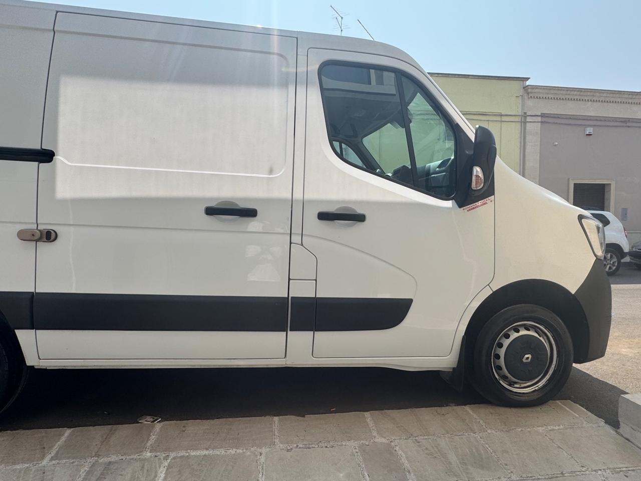 Renault Master T28 2.3 tdi 135 cv ice