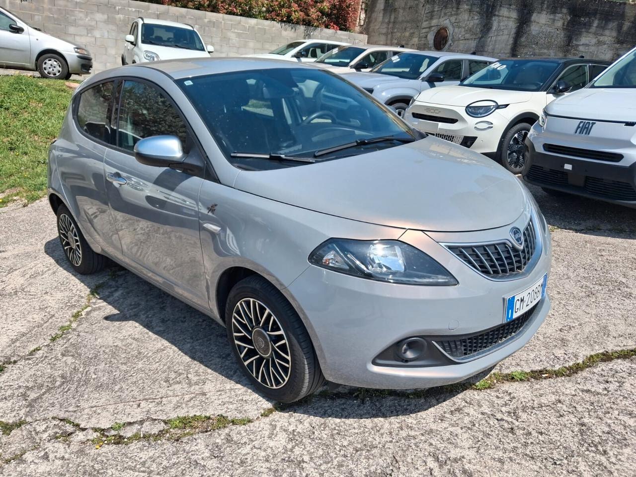 Lancia Ypsilon 1.0 5 P S&S Hybrid A. Ferretti