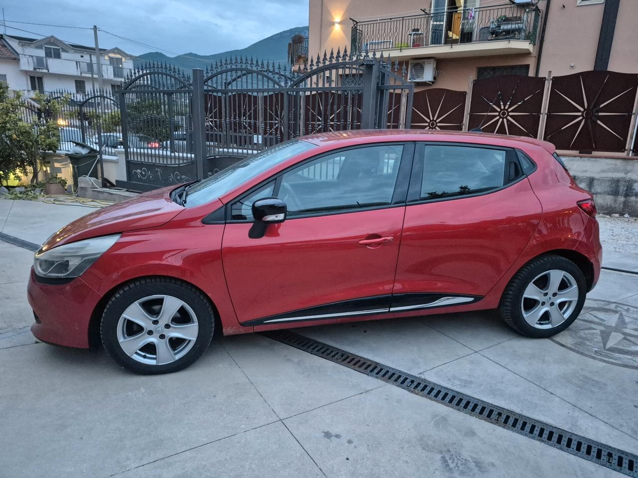 Renault Clio dCi 8V 90CV EDC Start&Stop 5 porte Energy Intens